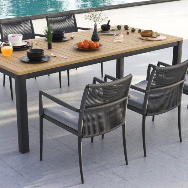 Geviner Recta Dining Table
